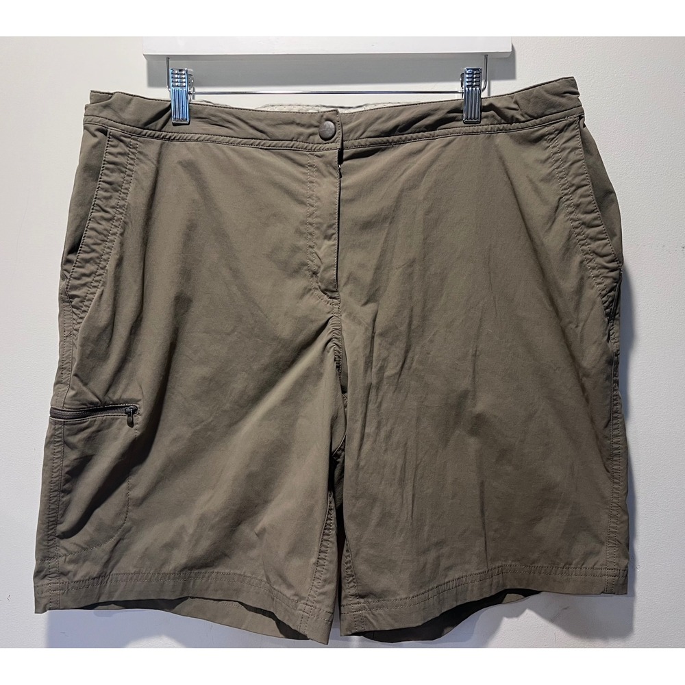 LL Bean Men's Outdoor Cargo Shorts Khaki Size 18‎ Reg Zip Pockets Hiking Travel